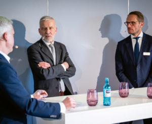 Dr. Ulrich Kaffarnik machte deutlich, dass wir es mit einer selektiven Hausse zu tun haben. Wolfgang Fickus (r.) hob Large Caps hervor.